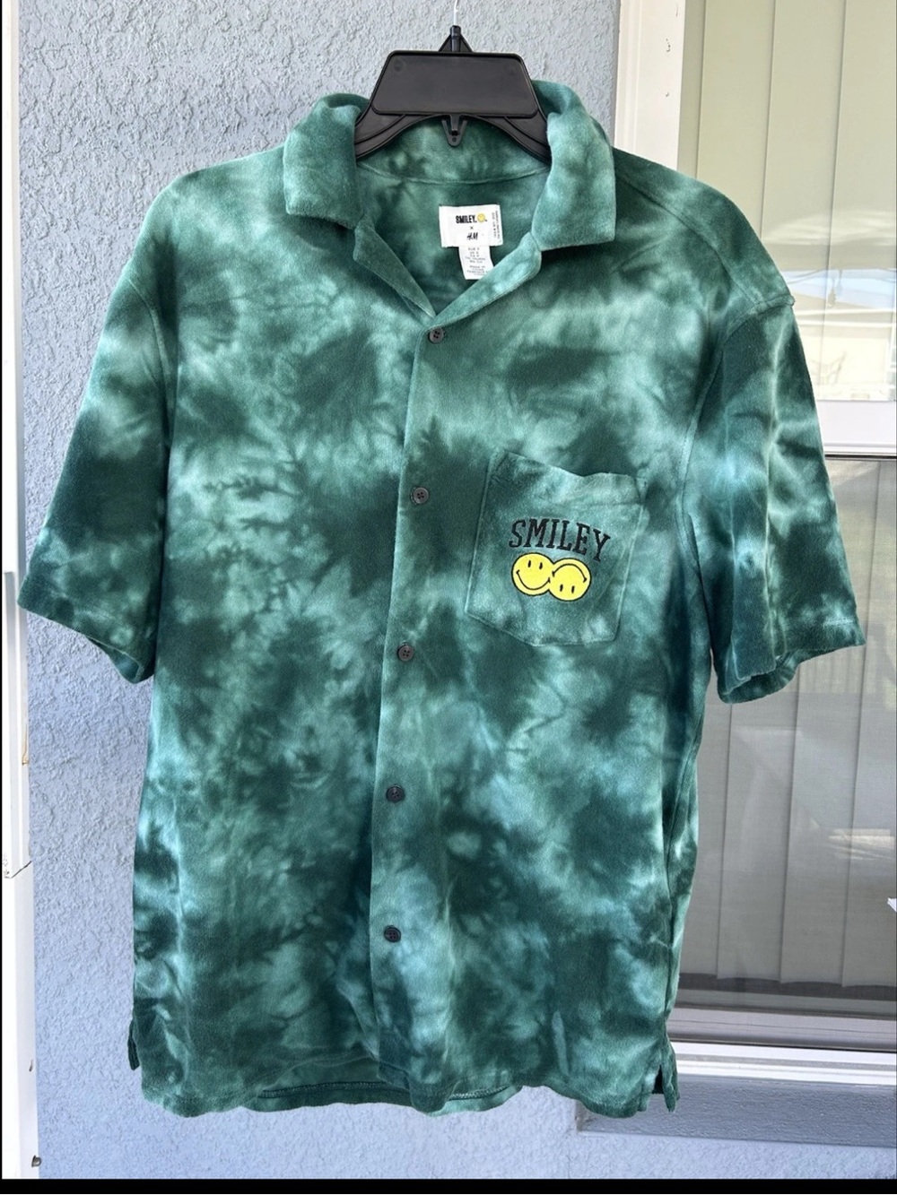 Men’s Smiley x H&M Button Up Tie Dye Top Size Small Cotton Blend Terrycloth Feel